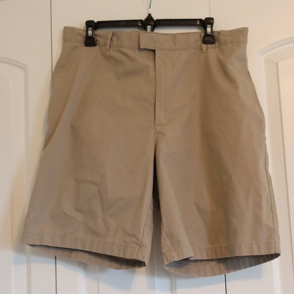 Greg Norman Other - Men's Greg Norman Shorts Size 38